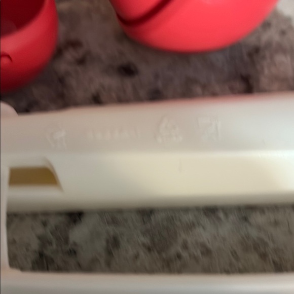 Red and White Measuring Spoon Set - Picture 3 of 3